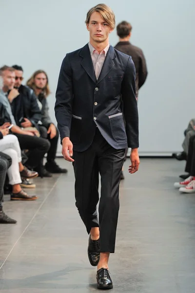 Look 12
